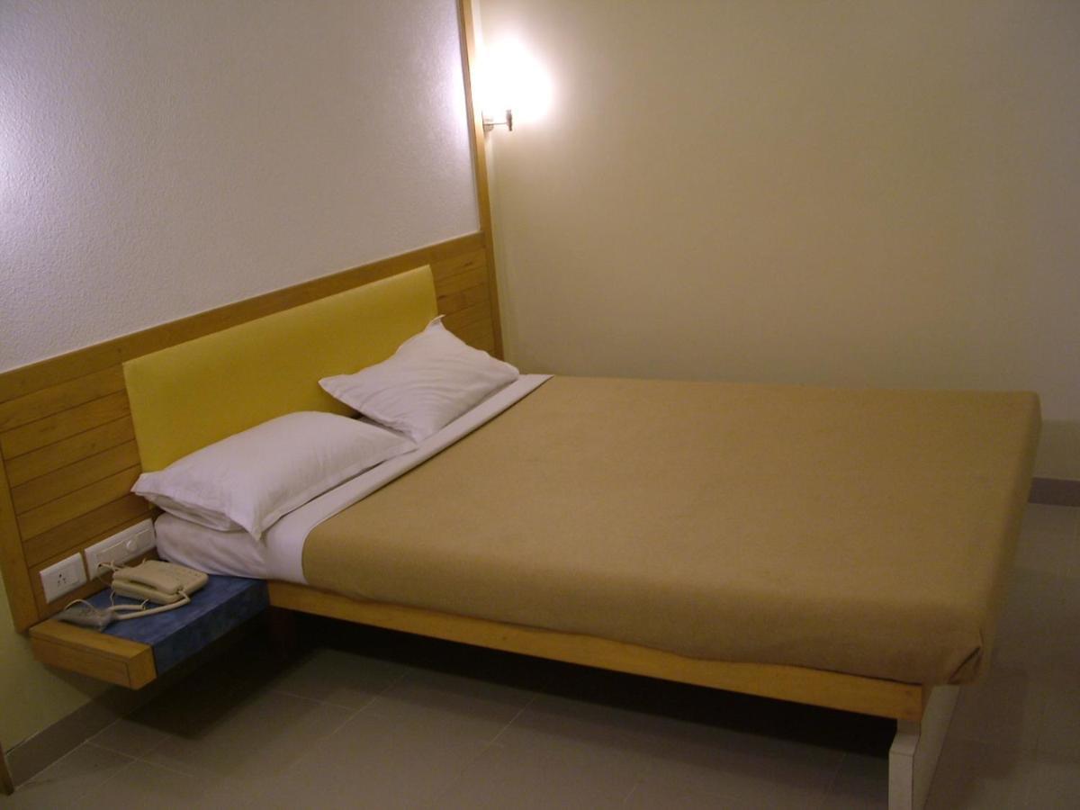 Hotel City Park, Solapur Zewnętrze zdjęcie