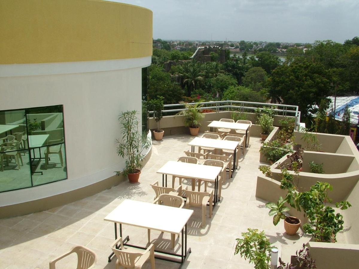 Hotel City Park, Solapur Zewnętrze zdjęcie